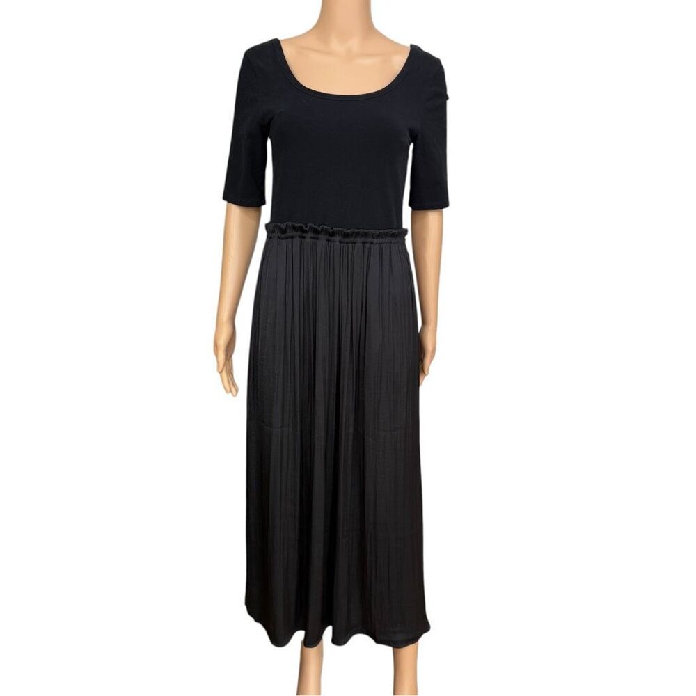 Gap mixed media Dress Black Short Sleeve Maxi Silky Crinkle bottom Sz M